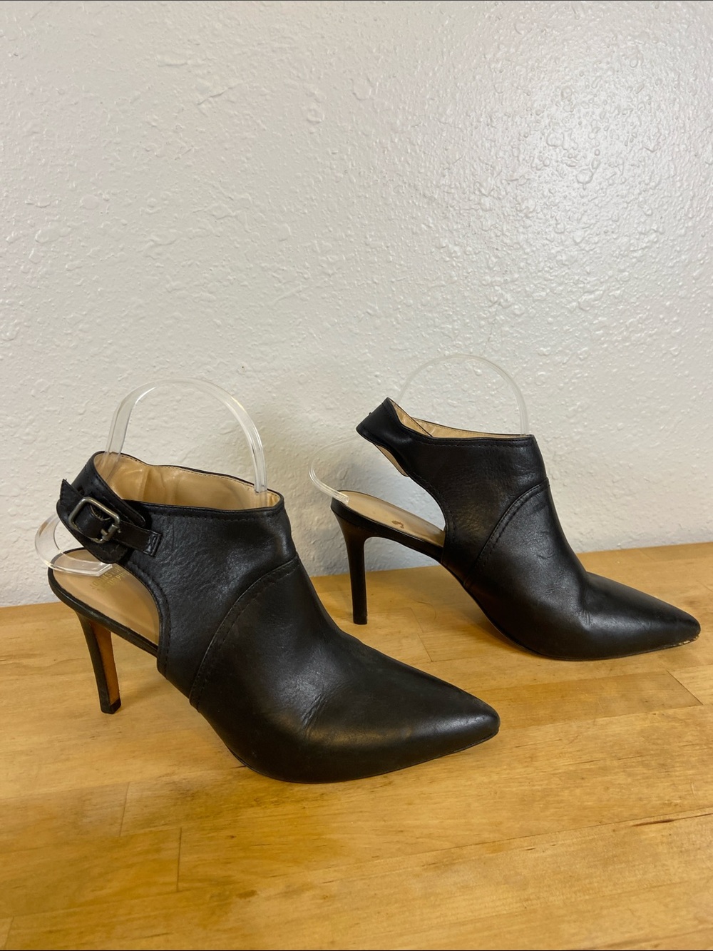 Johnston & Murphy Chic Classic Black Leather Slingback Heels Size 8 1/2